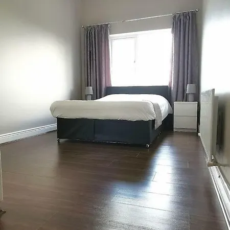 Stylish Penthouse Close To The Airport Dublin
